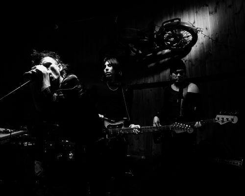 The Pleasure Majenta / Allarme / Strangers in Name